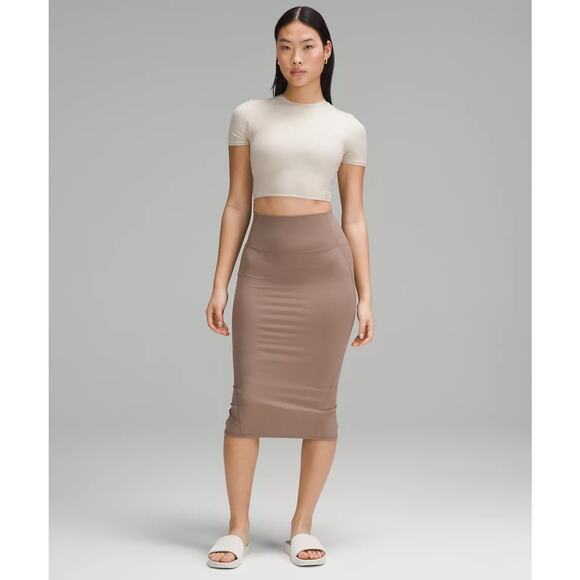 NWT Lululemon Nulu Slim-Fit High-Rise Skirt Size 4 - Picture 2 of 10